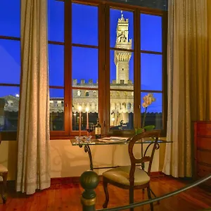 https://msn-suites-palazzo-uguccioni.it-tuscanyhotel.com
